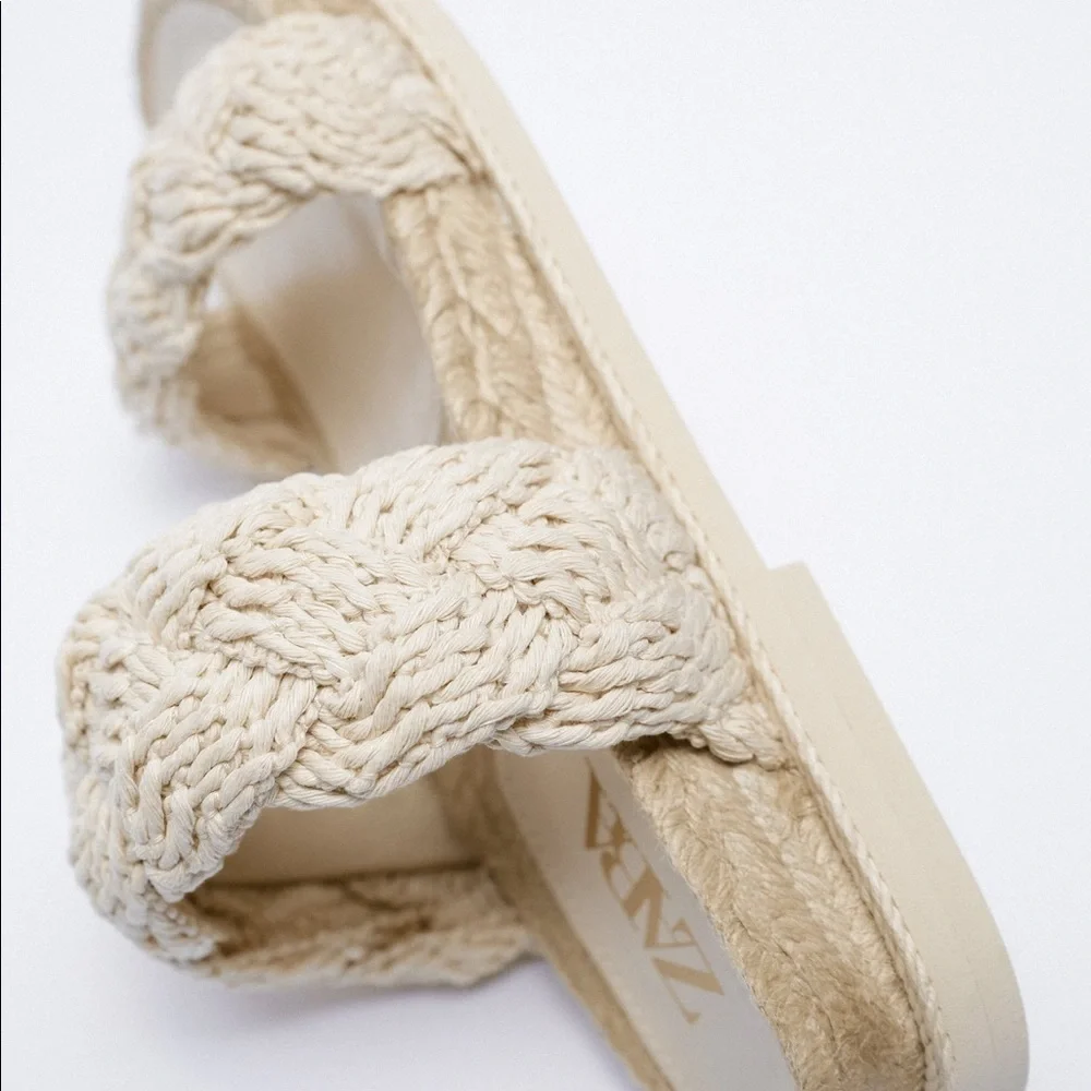 NWT. Zara Cream Woven Flat Jute Sandals. Size 9. - Picture 4 of 7